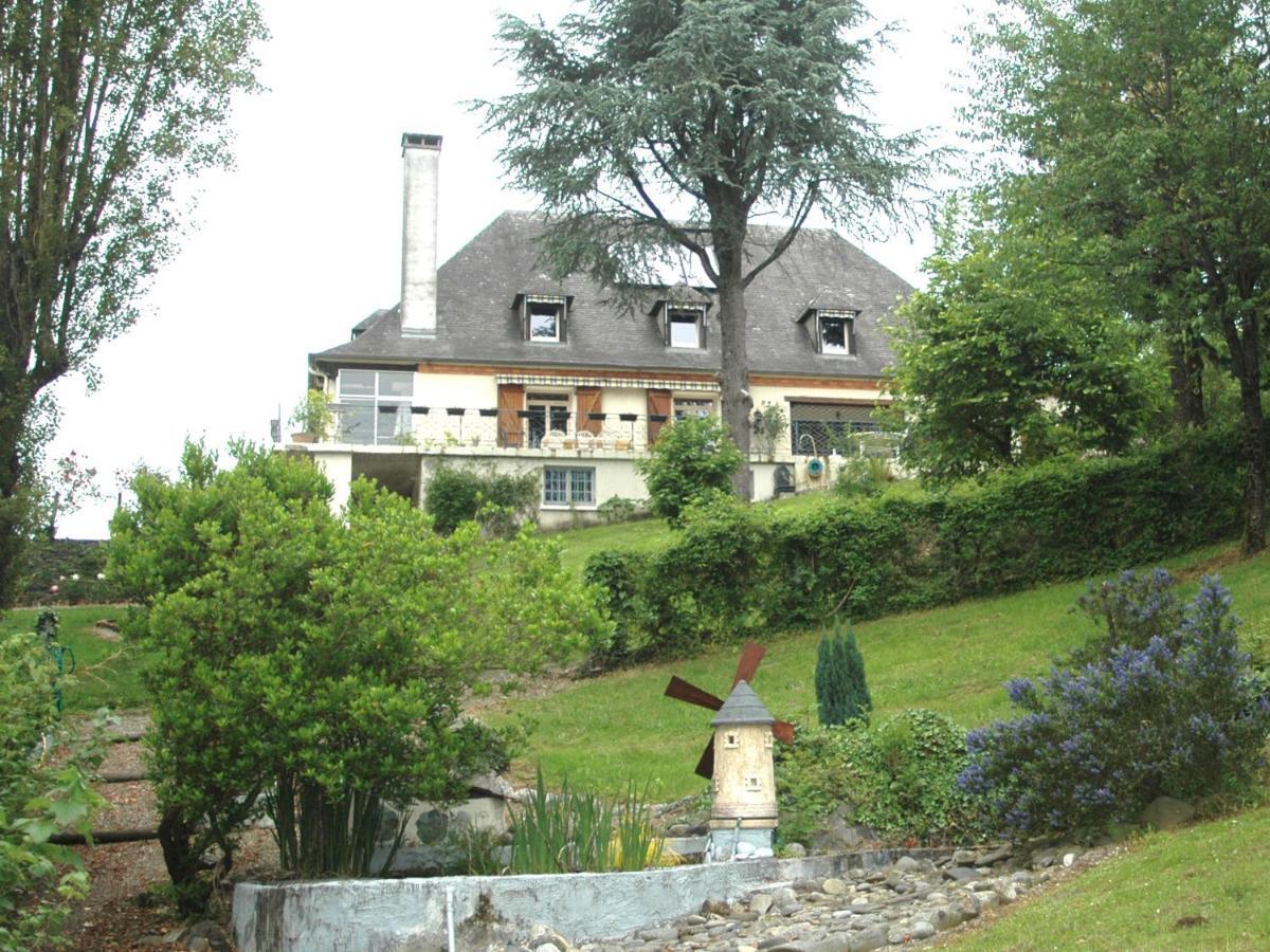 La Demeure Aux Pins Bed and breakfast Lourdes