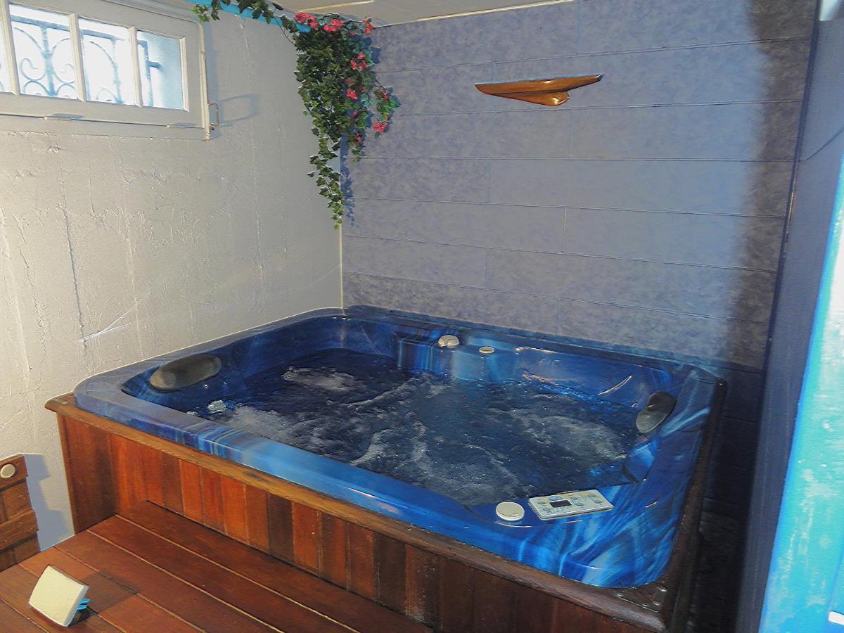 La Demeure Aux Pins Bed & Breakfast Lourdes