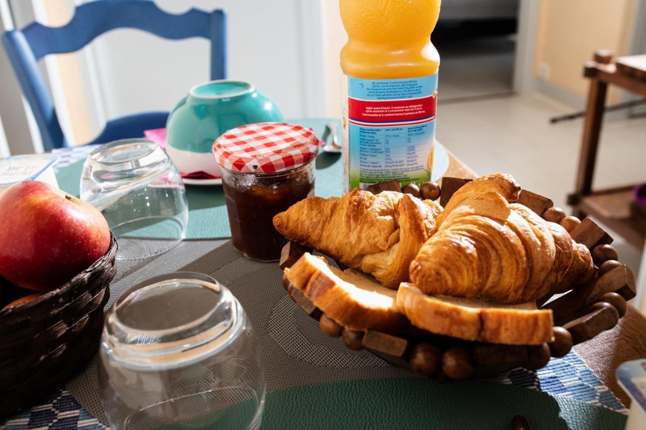 La Demeure Aux Pins Bed & Breakfast